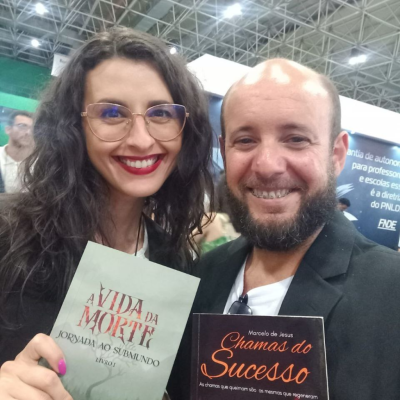 Foto com o autor Marcéllo de Jesus.